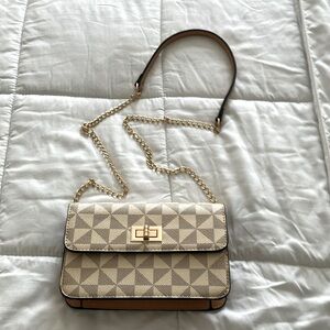 Cream geometric print Crossbody Bag with Gold-Tone Closure